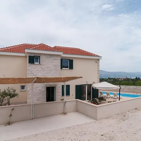 Pool Villa Dino * Postira